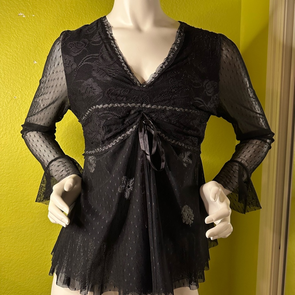 Panitti Black/White Floral Long sleeve Blouse with Sheer Sleeves